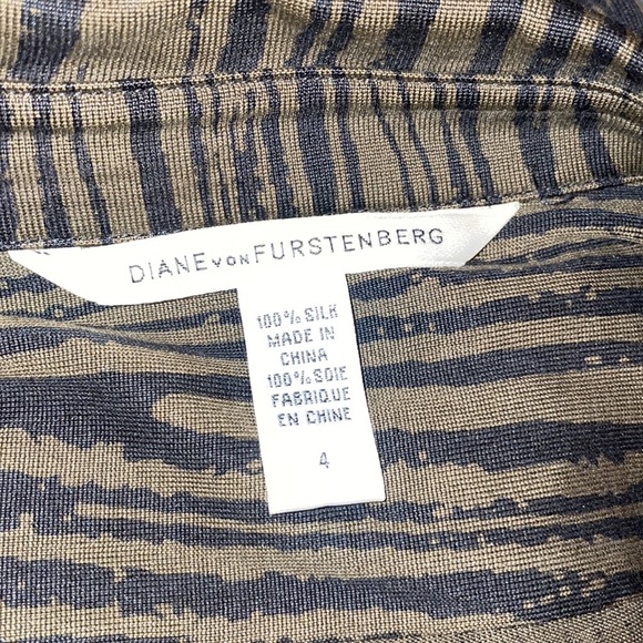 Diane Von Furstenberg Konya Marbled Wrap Dress - Picture 9 of 12